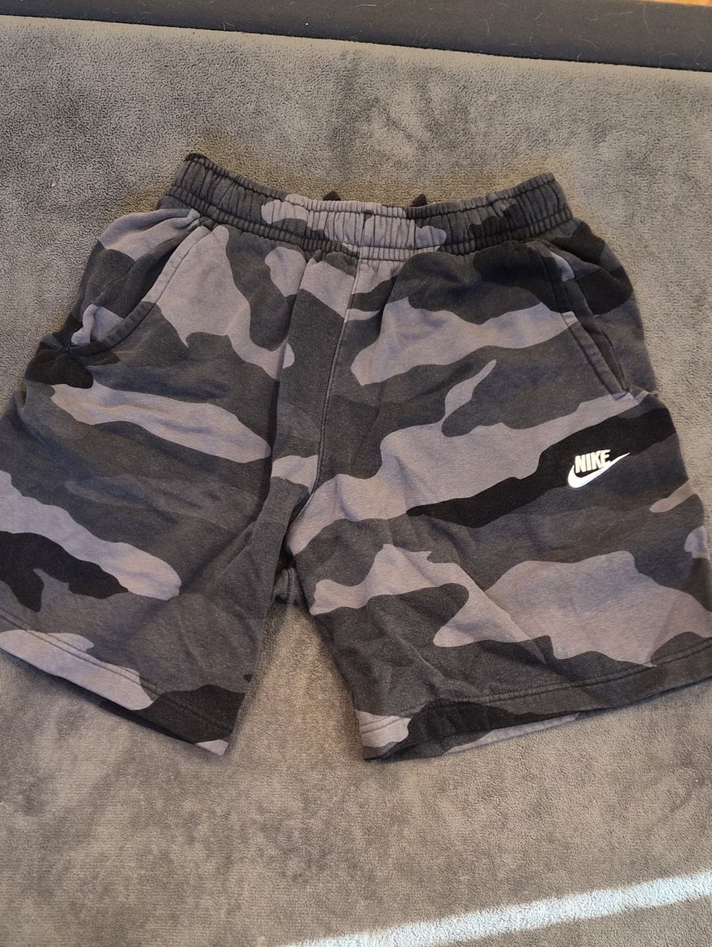 Nike Menss' Gray Camo Elastic-Waist Shorts